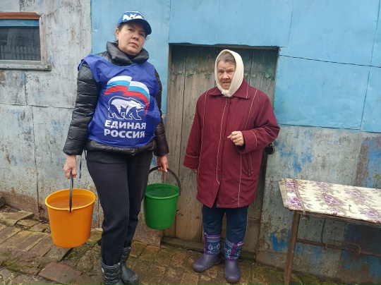 300 пенсионеров получили помощь нижегородских волонтёров