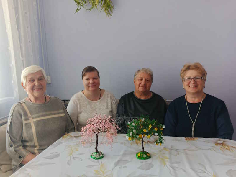 Деревья из бисера